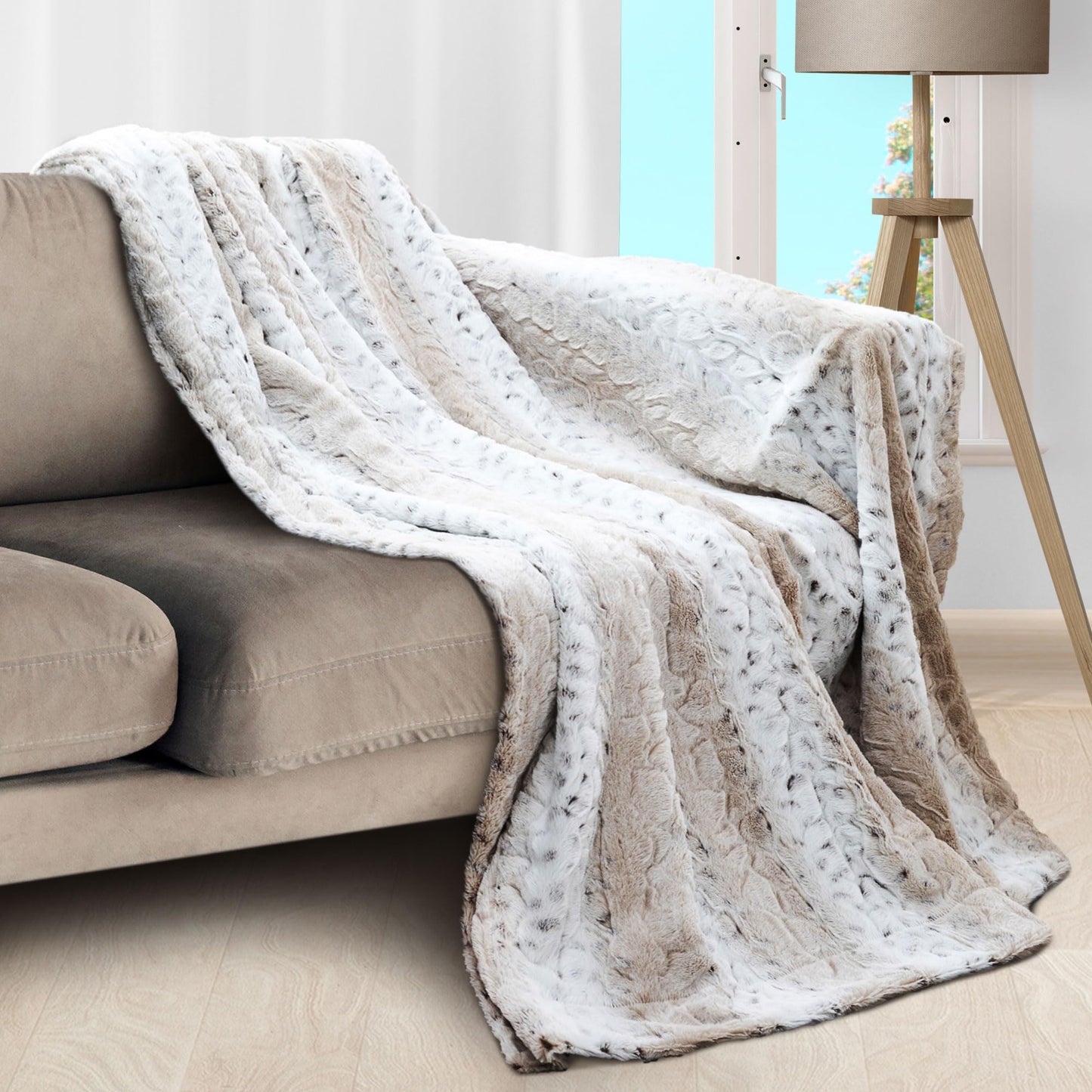 Cheer Collection Faux Fur Throw Pillows with Inserts – Set of 2 Decorative Square Couch Pillows, 18” x 18” Snow Leopard Embossed Ombre Design for Sofa, Bed & Living Room Decor