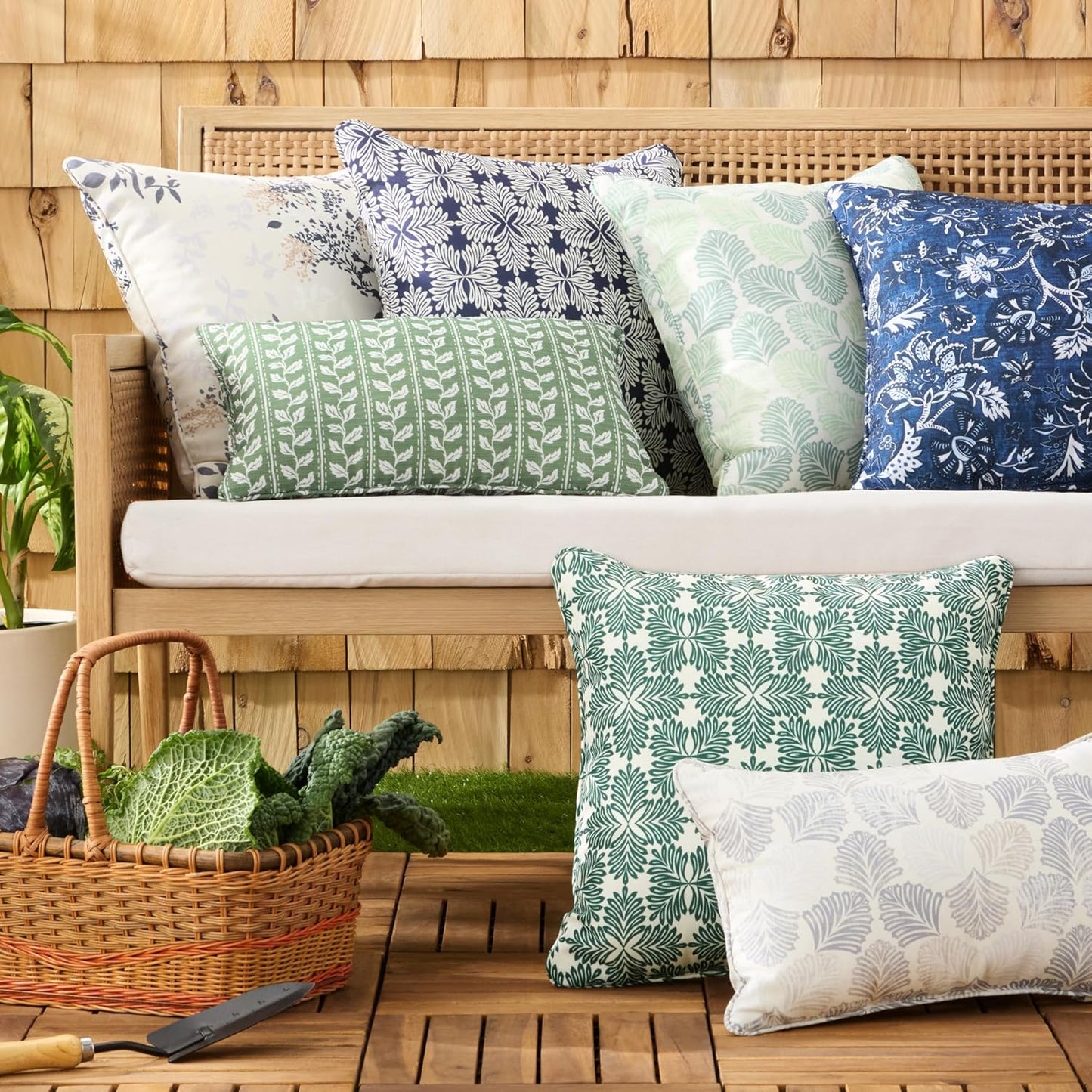 Martha Stewart Vineyard Vines Indoor Outdoor Decorative Pillow 2-Pack Set, UV Fade Resistant, Water Repellent, Printed Garden Design, Green, 18"x18"